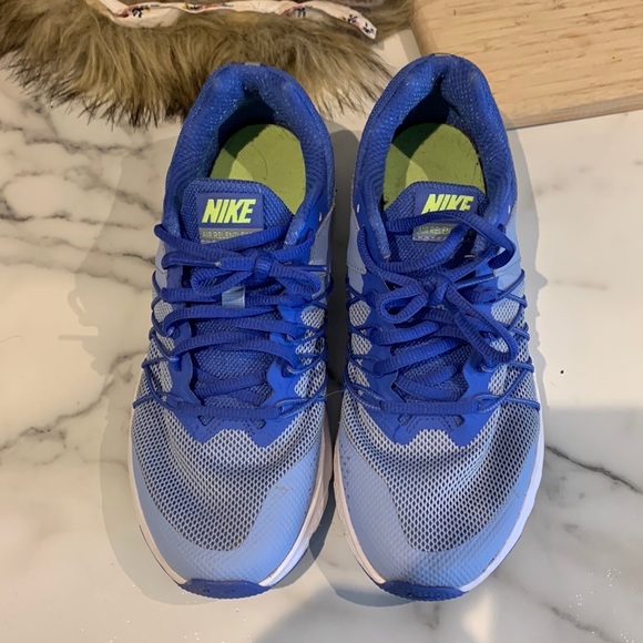 Nike Air Relentless 6 - Worn approx 5 times US 7.5 - Picture 1 of 8